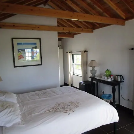 Vila Holanda * Santo Antonio (Pico Island)